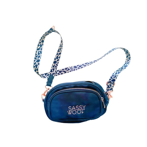 Sassy Woof “Baby Got Black” Crossbody Bag & “Moo Moo” Strap - Picture 4 of 7